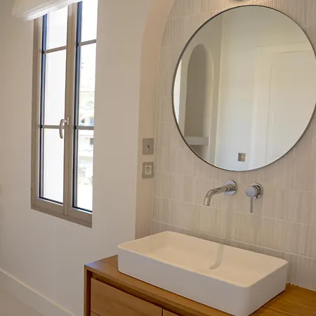 Aparthotel Maison Raphaël - Plages, Et Gare à Pied 3*