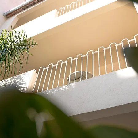 Apartmanhotel Maison Raphael - Plages, Et Gare A Pied 3*