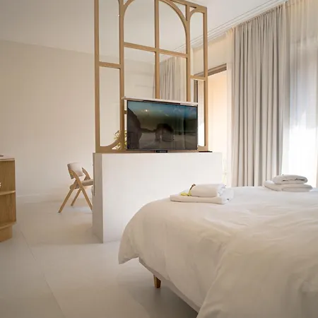 Apartahotel Maison Raphael - Plages, Et Gare A Pied Saint-Raphaël