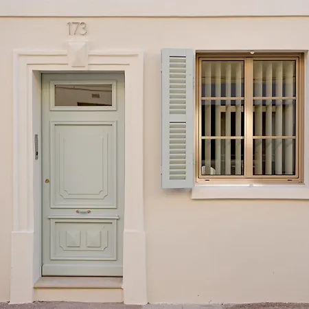 Appart hôtel Maison Raphaël - Plages, Et Gare à Pied 4*