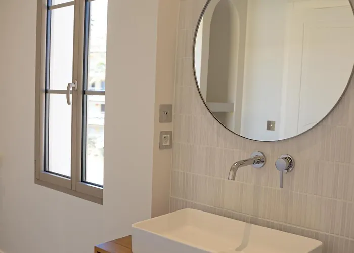 Apartahotel Maison Raphael - Plages, Et Gare A Pied 4*