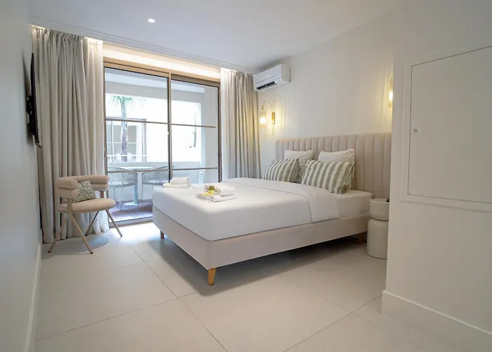 Maison Raphael - Plages, Et Gare A Pied Apartahotel Saint-Raphaël